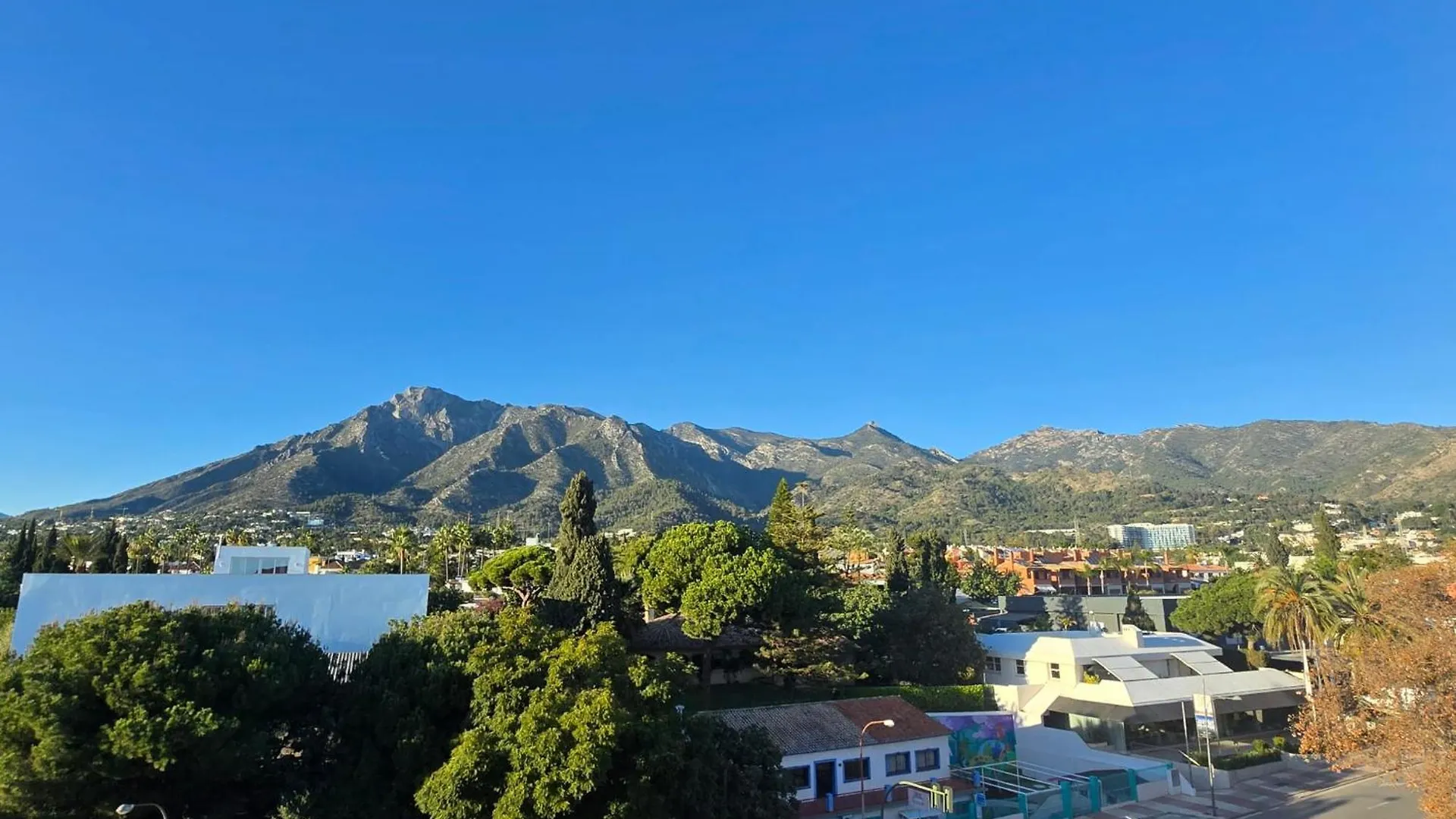 Marbella City Center Appartment Walking Distance Beach And Plaza De Los Naranjos